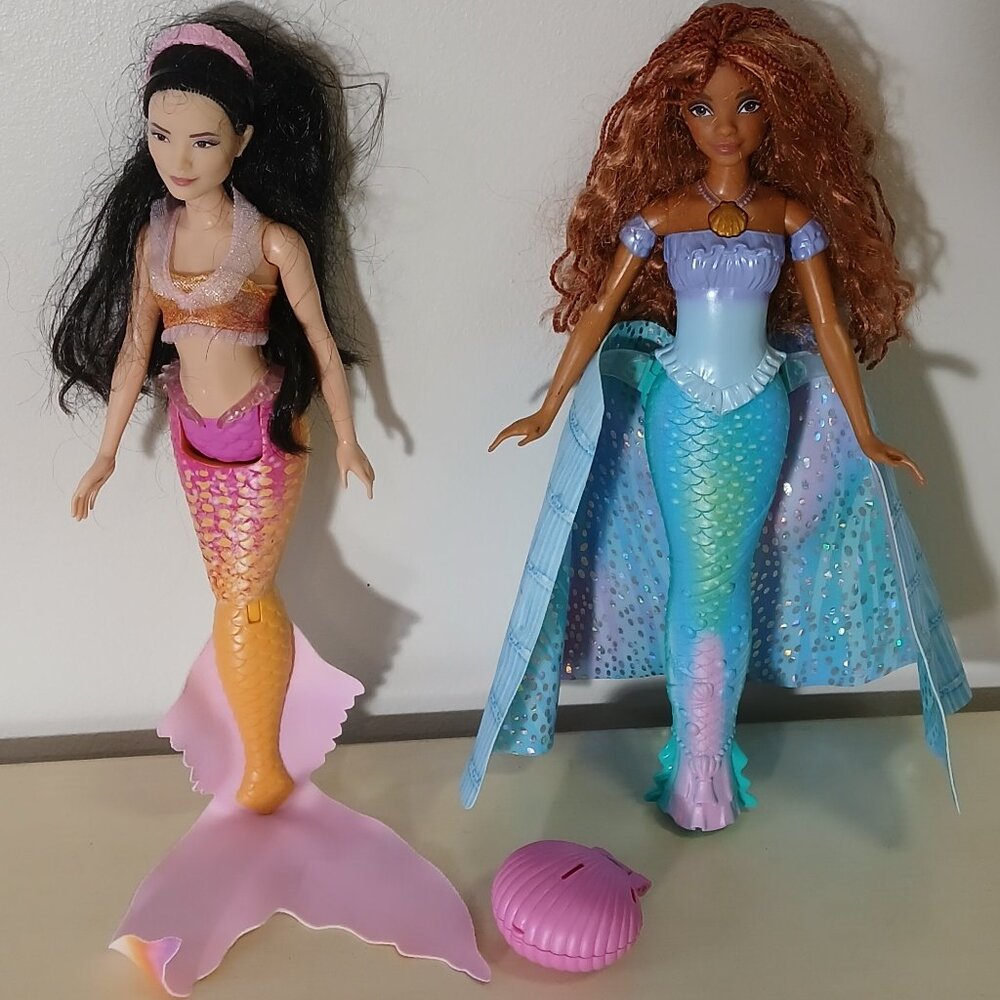 Disney Mermaid Ariel doll from live action movie with shell laptop & sister
